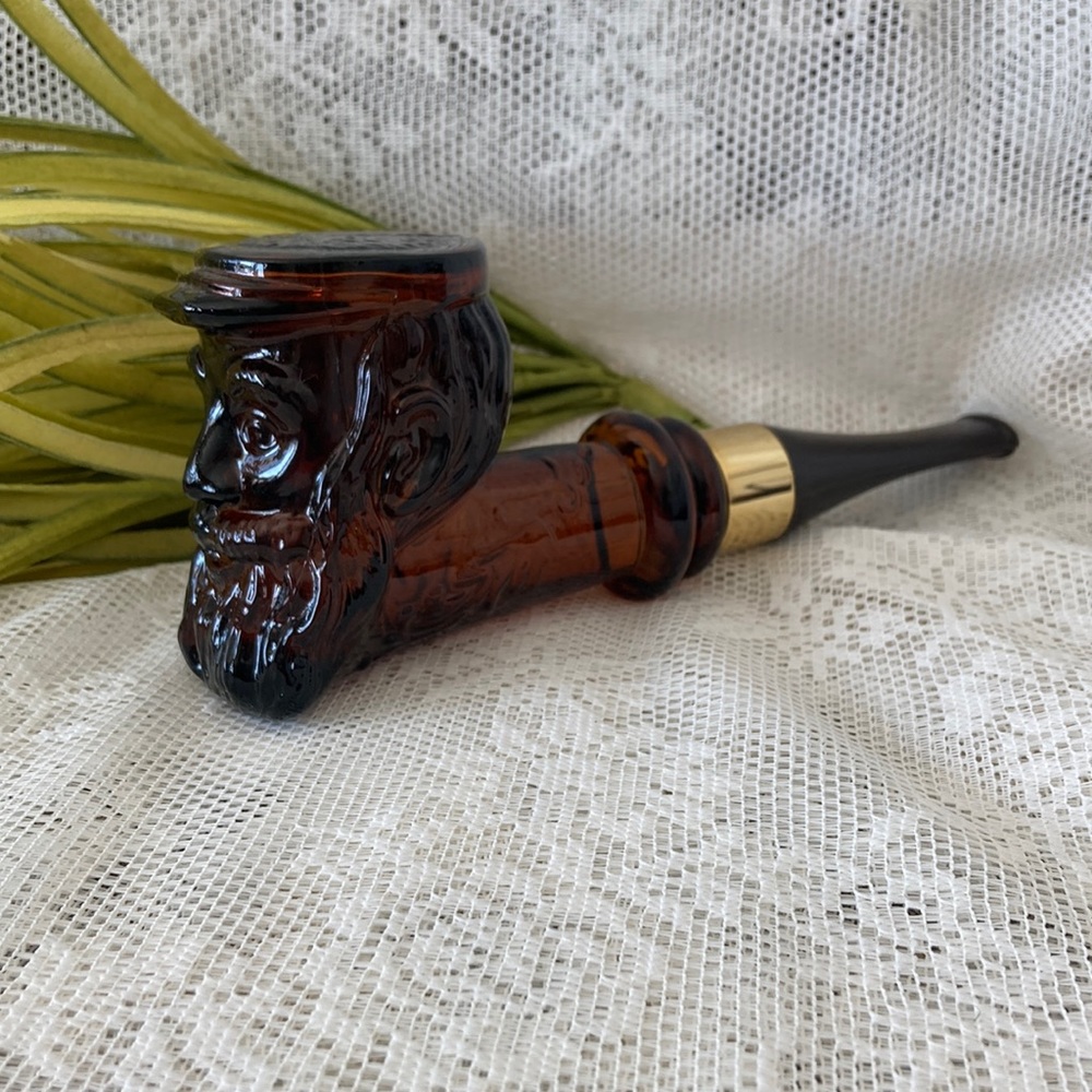 Vtg. Avon Man’s Face Shaped Pipe Bottle. Wonderful vintage condition/no box/Full